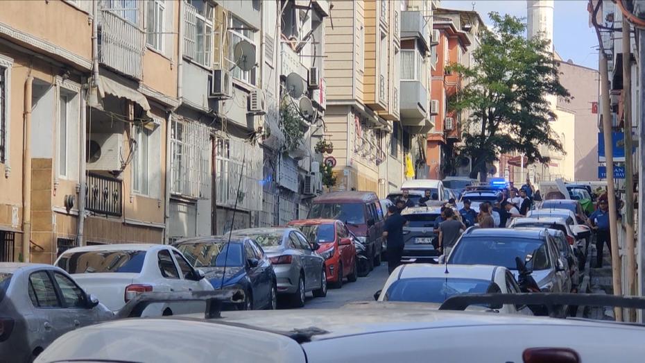 Fatih'te Tragedya: Emekli Emniyet Görevlisi Ailesini Vurduktan Sonra İntihar Etti