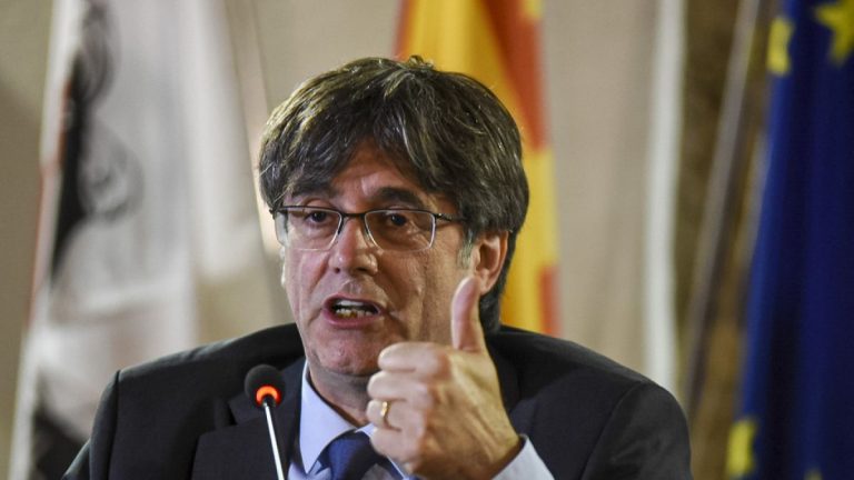 Katalan ayrılıkçı lider Puigdemont, İspanya'ya dönmek istediğini söyledi