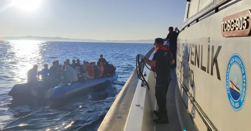 Çanakkale açıklarında 43 kaçak göçmen yakalandı