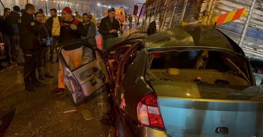 Alt geçitte zincir kazası: 1 ölü, 1 ağır 4 yaralı – son dakika Türkiye Haberleri