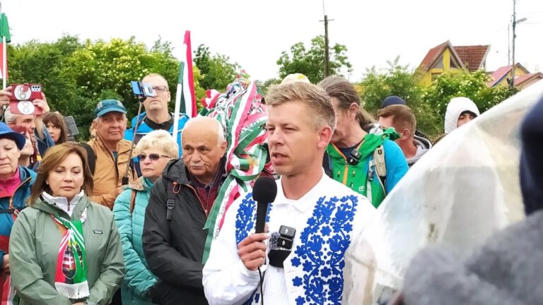 Macar muhalefet lideri Peter Magyar, Romanya sınırına gitti