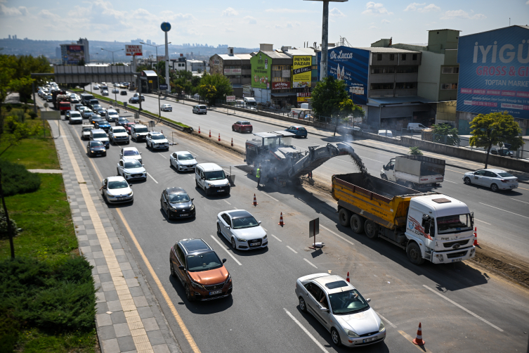 Ankara kapalı trafikte işe yaramaz yol çalışıyor