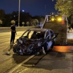 Esenler’de bariyere çarpan otomobildeki 5 kişi yaralandı
