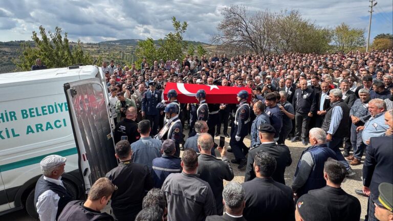 Sakarya şehitleri son yolculuklarına uğurlandı