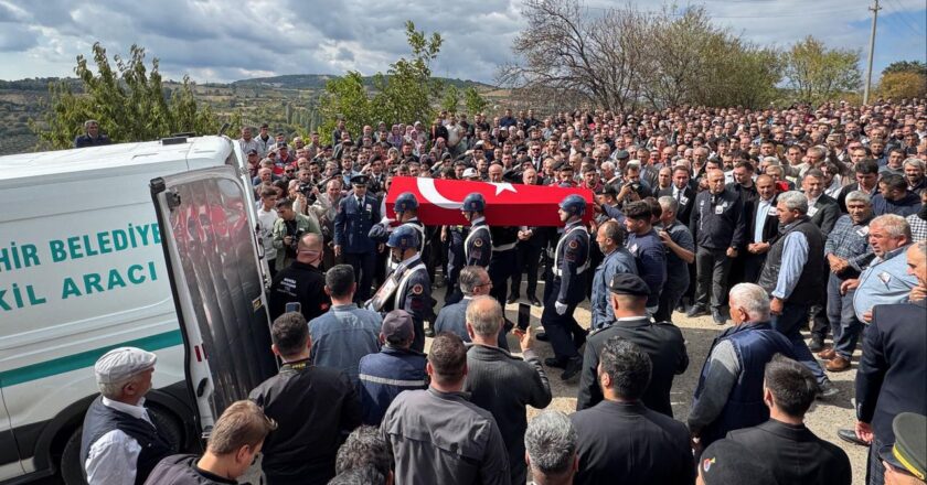 Sakarya şehitleri son yolculuklarına uğurlandı