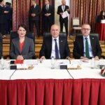 CHP’li Bakan’dan olası İmralı ziyareti değerlendirmesi: ‘Erdoğan çözüm peşinde değil, taktiksel bakıyor’ – Son Dakika Siyaset Haberleri