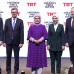 Emine Erdoğan’dan “dijital oyunlar” ve “sosyal medya” için uyarılar