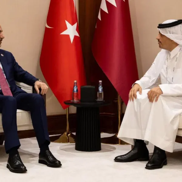 Bakan Fidan, Katarlı Mevkidaşı Al Thani ile Bir Araya Geldi!